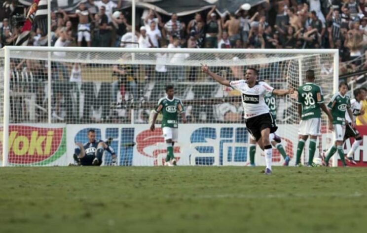 O Corinthians venceu o Palmeiras pelo terceiro ano seguido na primeira fase do Paulistão. Em 2012, no dia 25 de março, pela 15ª rodada, Paulinho abriu o placar logo aos três minutos de jogo, Marcos Assunção empatou para o Palestra ainda na primeira etapa, mas Márcio Araújo marcou contra e deu a vitória por 2 a 1 para o Timão. 