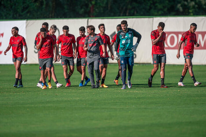 Com o elenco principal de férias, o Flamengo jogará as primeiras rodadas do Carioca com um time repleto de jovens e caras novas para a torcida. Confira, a seguir, as fotos dos 29 jogadores inscritos pelo Rubro-Negro no início do torneio.