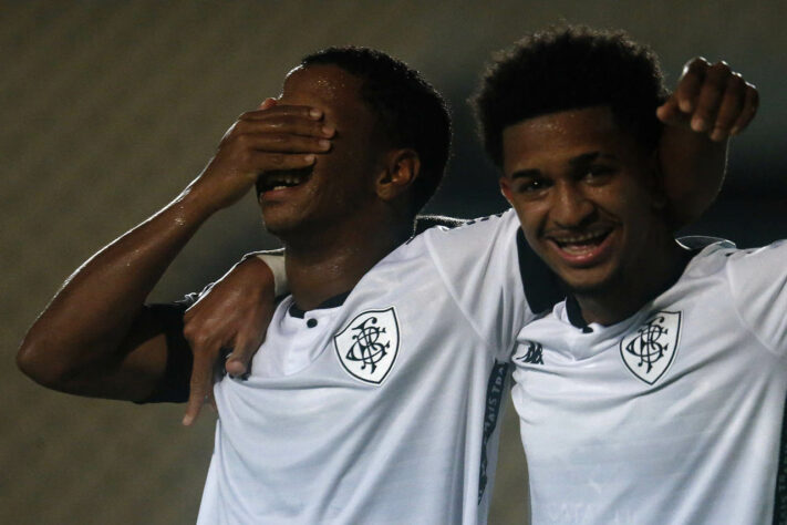 Na noite desta quarta-feira, 10, o Botafogo venceu o Moto Club por 5 a 0, no Castelão (MA), em partida válida pela primeira rodada da Copa do Brasil. Pedro Castro, Matheus Babi, Ênio, Warley e Matheus Frizzo marcaram os gols da vitória alvinegra. Com o resultado, o Glorioso garante a bolada de R$ 1,35 milhão. Veja as notas: