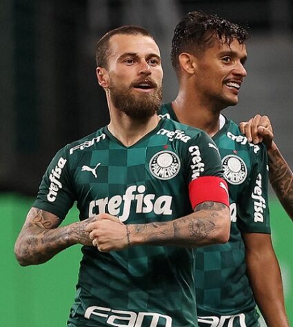 Lucas Lima: apesar do começo de temporada promissor, Lucas Lima é reserva no Palmeiras e não mostrou o bom futebol da época do Santos. A torcida alviverde parece estar cansada com o camisa 22.