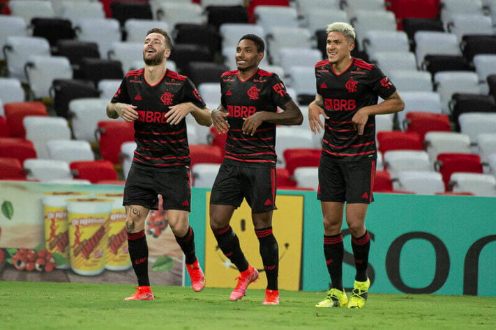 5º - Flamengo - quatro vitórias e uma derrota - 12 pontos - 80% aproveitamento