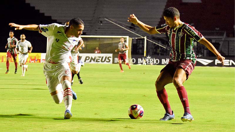 Bangu: sobe - Paulo Henrique: o goleiro se estacou com boas defesas, principalmente no primeiro tempo. Desce - Ataque: Em quatro partidas no Carioca, o Bangu mostrou um ataque pouco produtivo. Ao todo, só fez um gol na competição. 