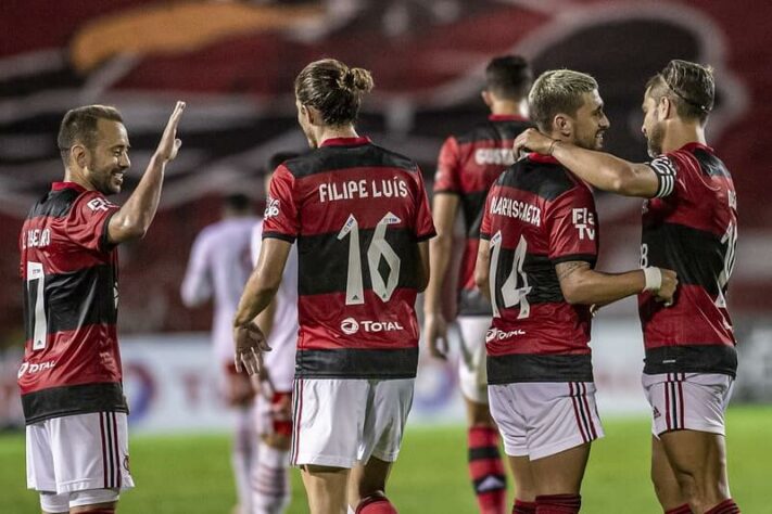 O elenco principal do Flamengo estreou na temporada 2021 com o pé direito. Em grande atuação coletiva, o Rubro-Negro venceu o Bangu por 3 a 0 e se isolou na liderança da Taça Guanabara. Confira as notas! (Por Núcleo Flamengo - reporterfla@lancenet.com.br)