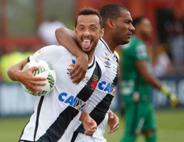 Meia: Nenê - Idade: 40 anos - Clube: Vasco.