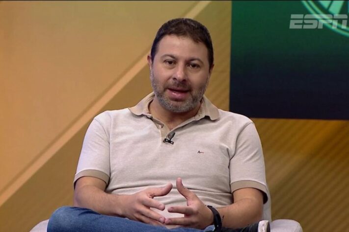 O comentarista Mário Marra renovou seu contrato com a ESPN. Ele aceitou a exclusividade da empresa e deixou a Rádio Globo/CBN.
