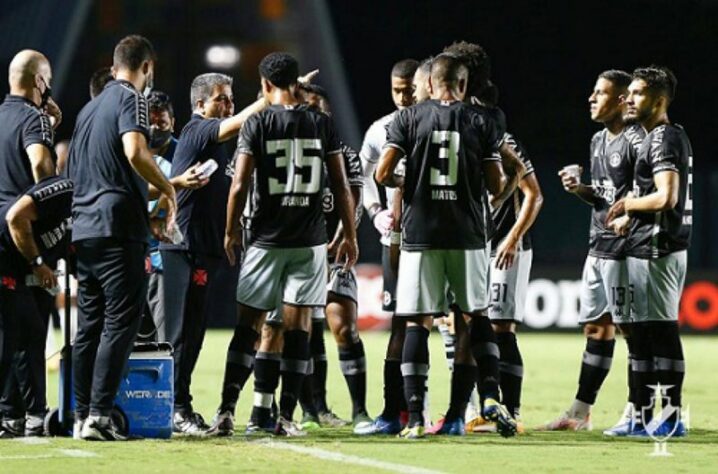 Vasco – 5 jogadores: Leandro Castán (34 anos), Ernando (32 anos), Werley (32 anos), Léo Matos (34 anos) e Germán Cano (33 anos)