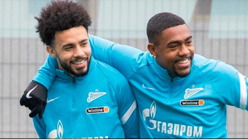 Recentemente, o presidente da Rússia, Vladimir Putin, concedeu cidadania russa para os brasileiros Malcom e Claudinho, que defendem o Zenit atualmente. Dessa forma, mesmo que ambos tenham defendido a Seleção Olímpica que conquistou o ouro em Tóquio, podem vestir a camisa da seleção russa no futuro.