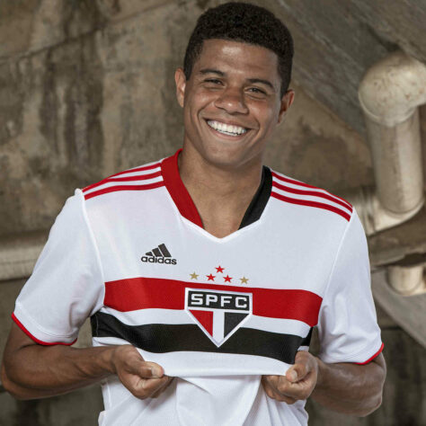 GABRIEL SARA - São Paulo (C$ 4,63) - Pelo preço baixo e também pelo favoritismo de sua equipe contra a Chapecoense em casa, pode ser uma opção viável pra quem precisa economizar. É o vice-artilheiro do Tricolor Paulista no ano.