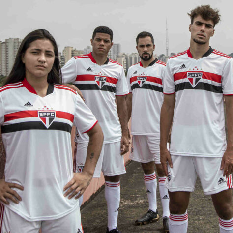 SÃO PAULO - Contrato com a Adidas válido até dezembro de 2023.