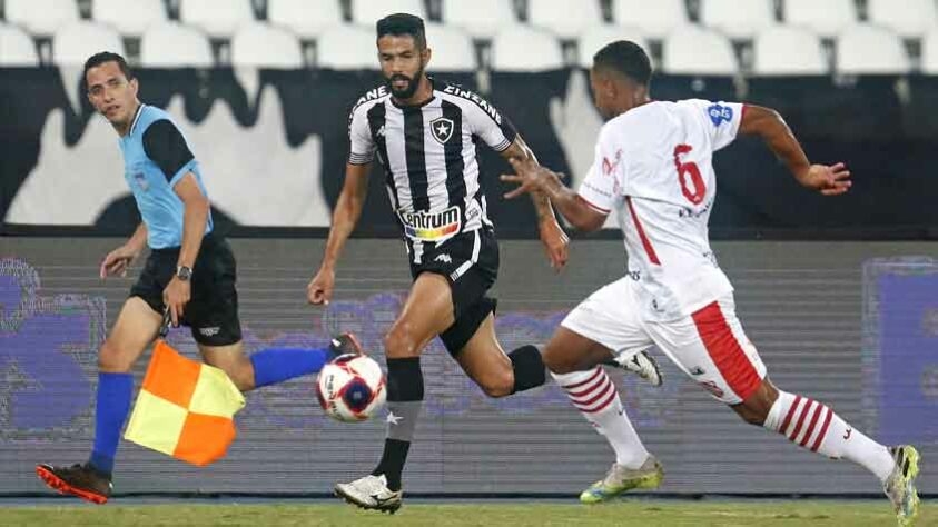 Na noite deste sábado, 13, o Botafogo empatou com o Bangu por 0 a 0, no Nilton Santos, pela 3ª rodada da Taça Guanabara. Com o resultado, o Glorioso perdeu a chance de assumir a liderança provisória da competição, já o Bangu, segue no meio da tabela. 