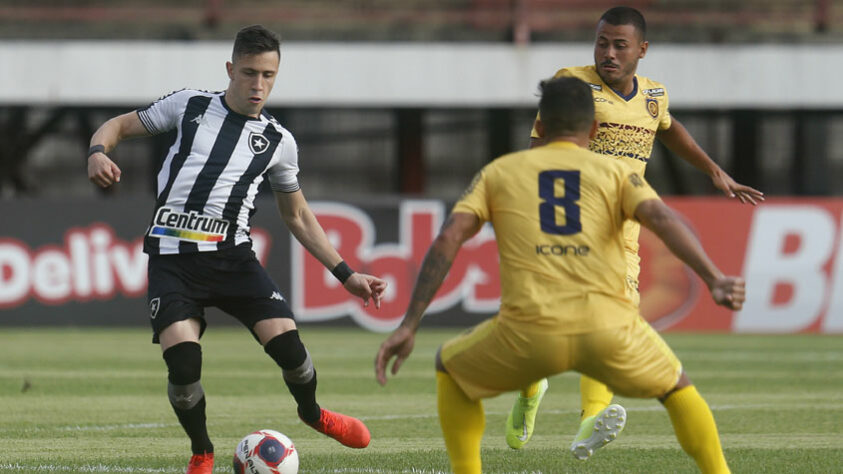 Na noite desta quarta-feira, o Botafogo empatou com o Madureira em 1 a 1, no Estádio Giulite Coutinho, em partida válida pela sétima rodada do Carioca. O atacante Luiz Paulo abriu o placar para o Tricolor Suburbano, no entanto, Matheus Babi deixou tudo igual no segundo tempo. Com o resultado, o Botafogo segue na sexta colocação, com nove pontos, enquanto o Madureira fica na quinta posição, com 10 pontos.