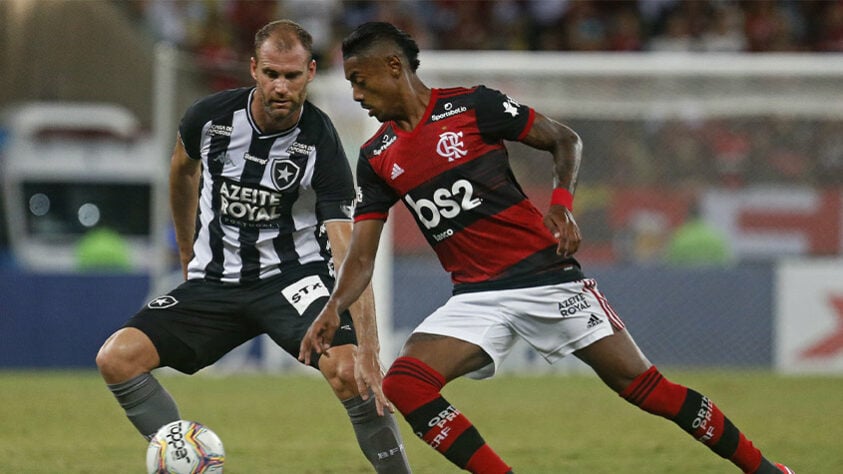 O último jogo de Carli na primeira passagem do Botafogo, no dia 7 de março de 2020. foi contra o Flamengo