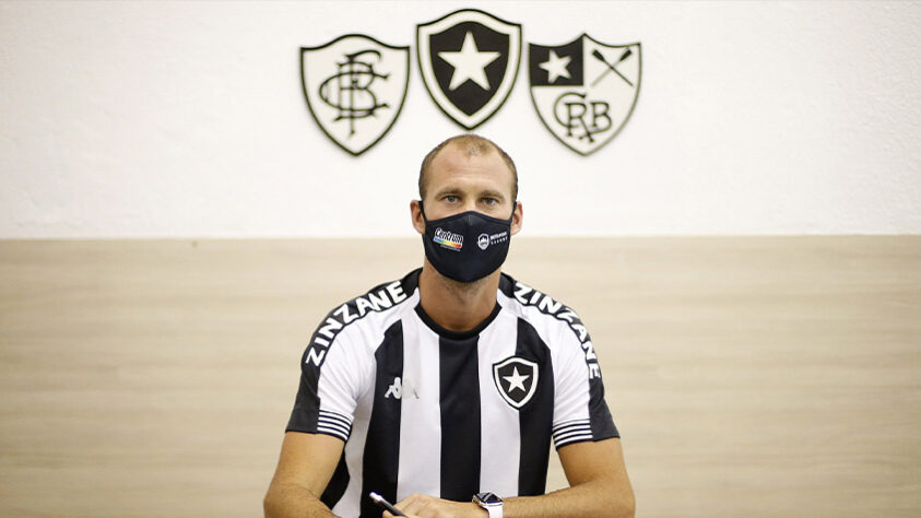 Em 2021, o retorno: Joel Carli foi anunciado como reforço do Botafogo por duas temporadas e irá ajudar na reconstrução do clube.