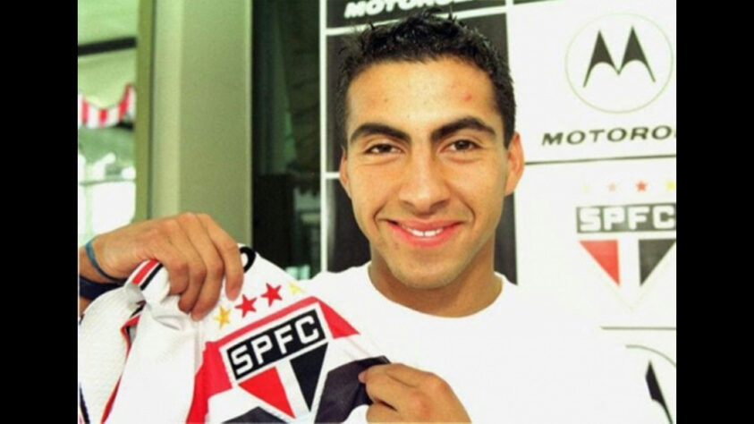 02º - Maldonado - O zagueiro e volante chileno foi contratado pelo Tricolor em 2000, quando o clube gastou 8,5 milhões de euros para tirar o jogador do Colo-Colo.