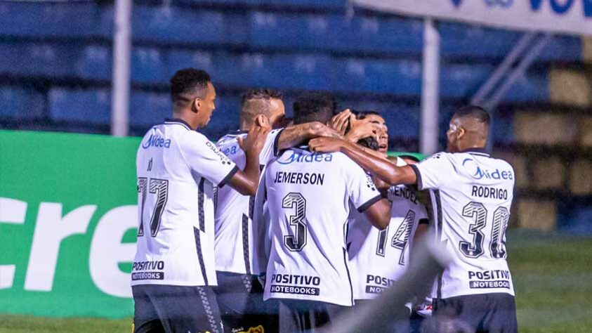 Em uma partida muito fraca, no Anacleto Campanella, o Corinthians bateu o São Caetano pelo placar de 1 a 0, neste domingo (14), graças ao gol de cabeça de Bruno Méndez após cobrança de escanteio. A partida foi válida pela quarta rodada do Paulistão. O gol do zagueiro que foi improvisado na lateral esquerda é o primeiro dele pelo Timão. Confira as notas dos jogadores!