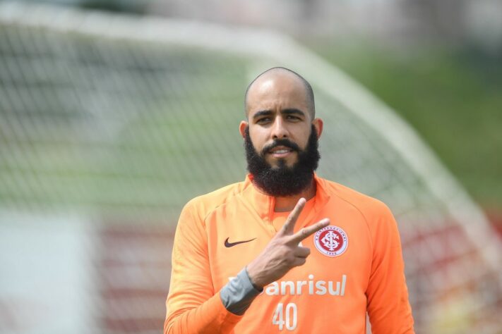 Danilo Fernandes - goleiro - 33 anos - atualmente defende o Internacional, mas é reserva de Marcelo Lomba e de Daniel.