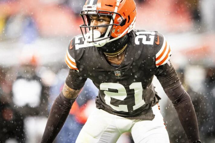 10. Denzel Ward (Cleveland Browns): Em três anos na NFL, a escolha de 1ª rodada de 2018 dos Browns vem se provando um sólido jogador na cobertura de passe, sendo de longe o melhor atleta na secundária da equipe de Ohio. O grande problema para Ward em três anos tem sido se manter saudável. Nos últimos dois anos, o jovem cornerback ficou de fora por oito partidas no total.