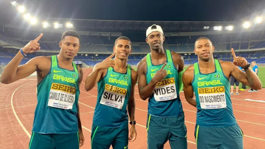 Às 23h30, vai rolar as qualificatórias dos 4x100m masculino.