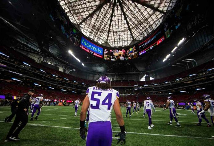 3. Eric Kendricks (Minnesota Vikings): Eric Kendricks é um linebacker absolutamente fora de série, provando nos últimos anos ser o verdadeiro coração do front-seven da defesa dos Vikings. Nomeado First-Team All-Pro e Pro Bowler em 2019, sua qualidade na cobertura de passe possivelmente se tornou a melhor da NFL entre LBs nos últimos dois anos.