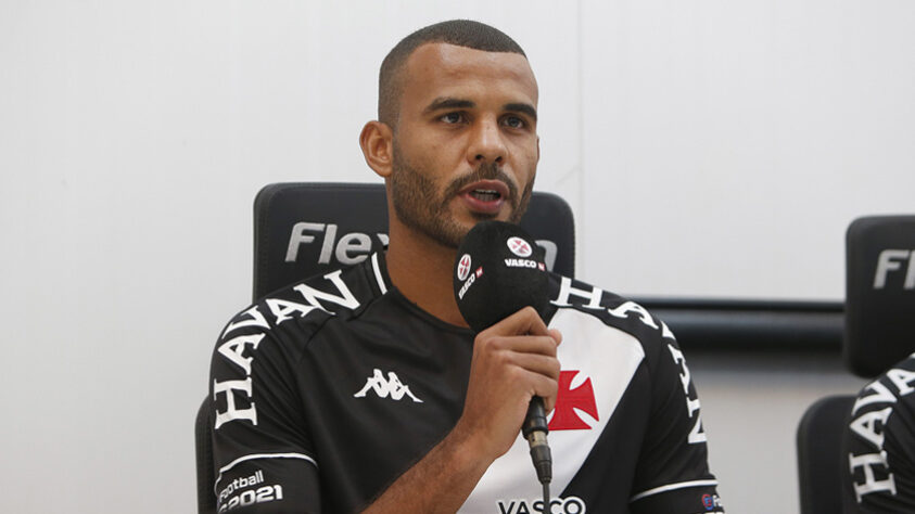 Ernando: Em quatro jogos pelo Vasco no Campeonato Carioca, o zagueiro tem 98,2% de aproveitamento nos passes tentados e dois desarmes.  