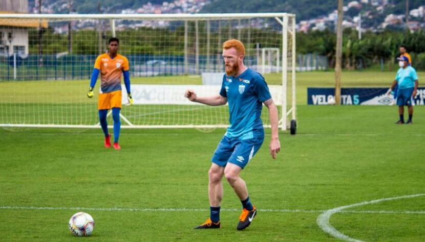 FECHADO - Em meio à interrupção do Campeonato Catarinense diante da piora do quadro de Covid-19 no estado, o Avaí não terá mais em suas fileiras a presença do meio-campista Foguinho quando voltar a campo. O jogador está a caminho do futebol japonês, mas o clube de destino não foi revelado.