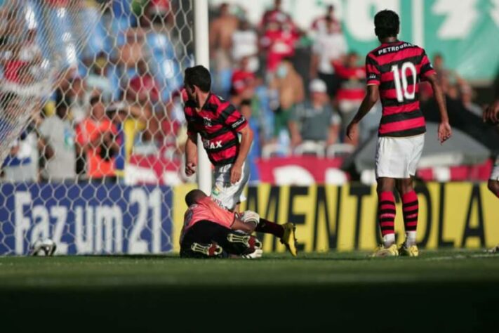 2009 - Flamengo 1 x 0 Friburguense (Juan)