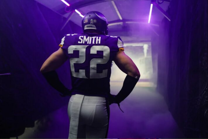 6. Harrison Smith (Minnesota Vikings):	Um dos veteranos mais consistentes da liga, Smith segue sendo um dos nomes de mais qualidade na enfraquecida defesa de Minnesota. Com cinco interceptações em 2020, o safety dos Vikings totalizou dezesseis nos últimos quatro anos. Entre 2015 e 2019, ele foi para o Pro Bowl em cada uma das cinco temporadas.