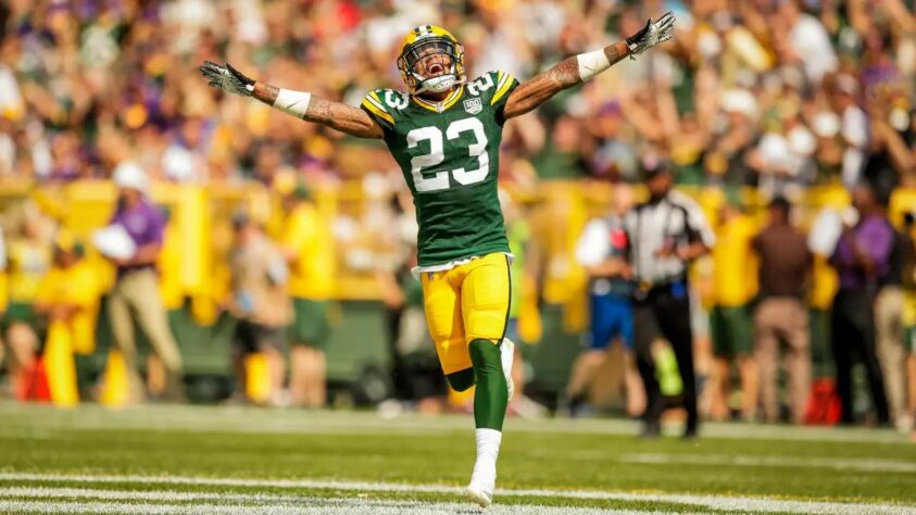 3. Jaire Alexander (Green Bay Packers): O jovem cornerback com três anos de experiência finalmente alcançou o potencial de uma escolha de primeira rodada. Eleito para seu primeiro Pro Bowl e nomeado All-Pro pela primeira vez em 2020, Alexander recebeu a melhor nota entre CBs no índice do Pro Football Focus (PFF), que foi 90,5 por toda a temporada. O defensor dos Packers se tornou um verdadeiro lockdown corner.