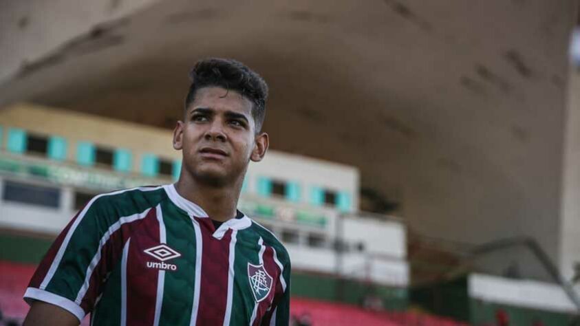 João Neto - atacante - 17 anos - contrato até 30/09/2022 (contrato de formação)