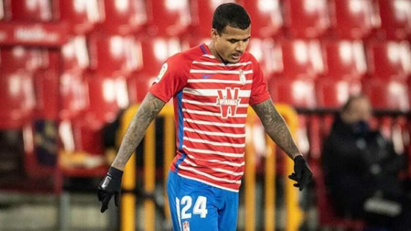 Kenedy - Meia-esquerdo - 25 anos - Granada -Novamente sob empréstimo, dessa vez na Espanha, Kenedy não se firmou no Granada, marcando três gols em 21 jogos, e poderia ser melhor aproveitado em equipes brasileiras.