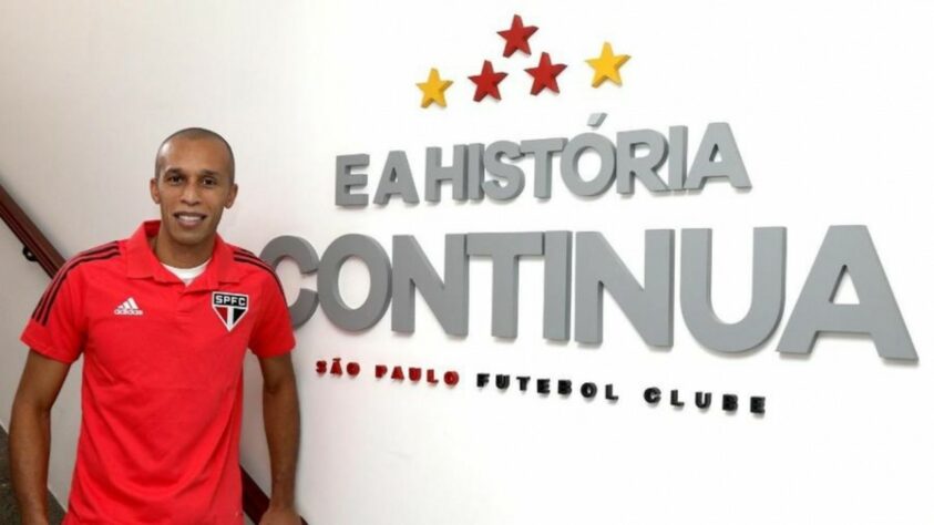 Miranda - 17 de março de 2021 -  Zagueiro -  Tricampeão pelo São Paulo de 2006 a 2008, retornou ao Tricolor após dez anos. Deixou a equipe no fim da temporada 2022, quando anunciou sua aposentadoria. 