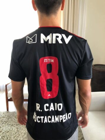 Presentes dados para Rodrigo Caio