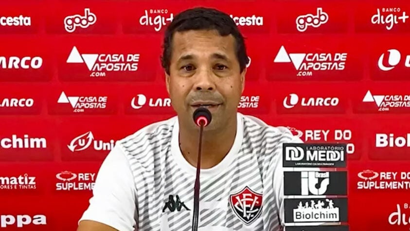 RODRIGO CHAGAS: último trabalho como treinador foi no Vitória – livre no mercado desde junho de 2021.