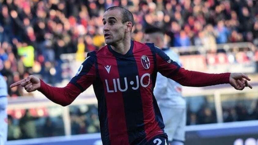 FECHADO - Através de postagem feita na sua rede social, o atacante Rodrigo Palacio anunciou que está deixando o Bologna depois de quatro temporadas. Ele acumulou 20 gols em 132 compromissos com o clube italiano. Nenhuma possibilidade tem sido descartada abertamente: pendurar as chuteiras, se manter atuando na Europa ou mesmo retornar ao futebol argentino, onde foi multicampeão especialmente na passagem pelo Boca Juniors.