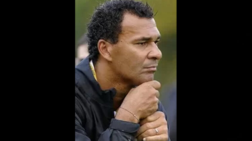 E o ex-meia holandês Ruud Gullit mostrou que equipes de eSports não são só para as novas gerações. O ex-jogador que marcou época na seleção holandesa e no Milan nos anos 1980 é o CEO da Team Gullit, equipe profissional de Fifa.