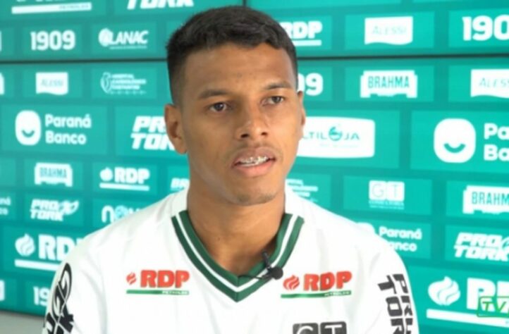 FECHADO - Nessa sexta-feira (12), em meio a paralisação do Campeonato Paranaense que deixa as atenções do Coritiba voltadas no momento exclusivamente para a Copa do Brasil, o time do Alto da Glória apresentou mais um reforço, o atacante Taílson.​