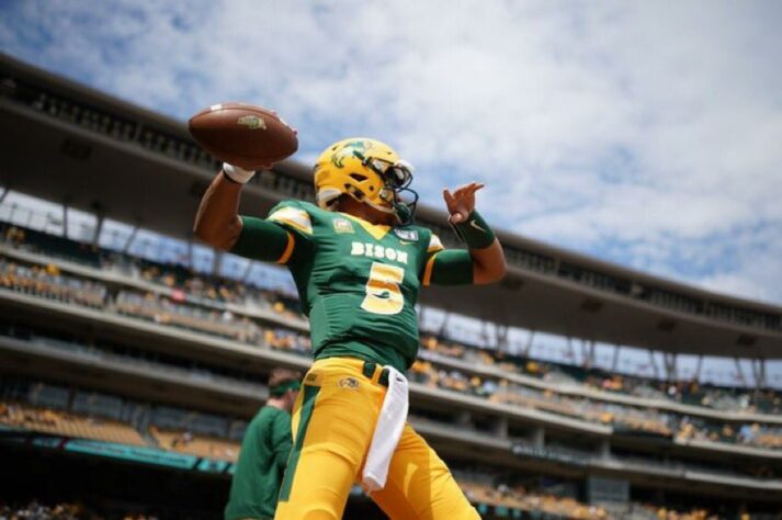 9º Denver Broncos - Trey Lance (QB/North Dakota State):  Com um time competitivo, os Broncos apostam alto em Lance como um upgrade em relação a Drew Lock. O QB de NDSU é dono de um grande atleticismo e um braço de elite.