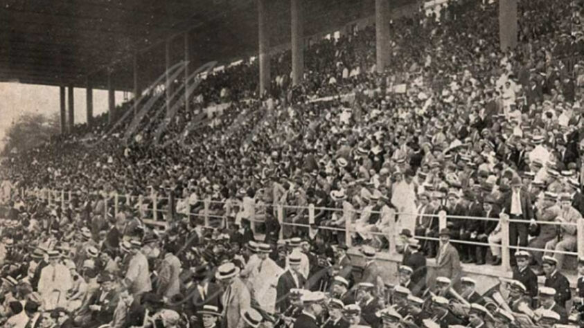 São Januário e o Carioca - Palco de final de Libertadores, o Estádio de São Januário teve seu sexto maior público no Carioca de 1949. Com direito a 34.009 torcedores, o Vasco venceu o Flamengo por 5 a 2 e caminhou a passos largos para seu oitavo título da competição na época. 