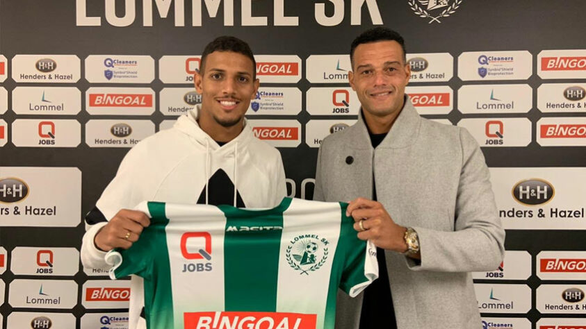 O volante Vinícius Souza foi vendido ao Lommel SK, da Bélgica, por 2,5 milhões de euros em agosto de 2020. O Flamengo, desta forma, arrecadou R$ 16,5 milhões pela transferência do jogador.