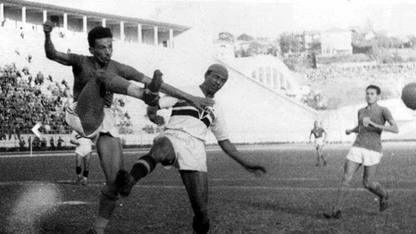 Waldemar de Brito: 21 gols em 1933 - Três anos após sua fundação, o então São Paulo da Floresta emplacou pela primeira vez de sua história um artilheiro de campeonato paulista, com o atacante Waldemar de Brito.