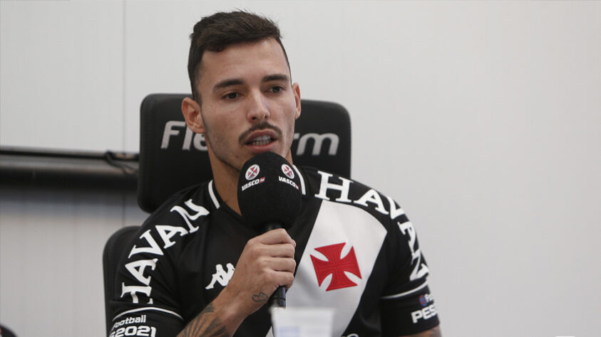 Zeca (lateral-esquerdo - 27 anos): outro que não foi bem pelo Vasco em 2021 foi o lateral Zeca, campeão olímpico em 2016. O contrato também não foi renovado.