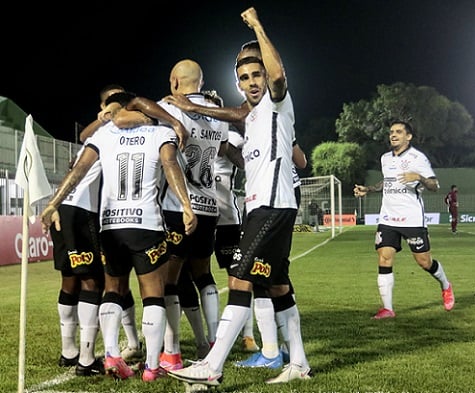 Corinthians - Número de sócios torcedores em abril de 2020: 68.000 mil/ Número de sócios torcedores em abril de 2021: 20.000/Saldo: -48.000 mil
