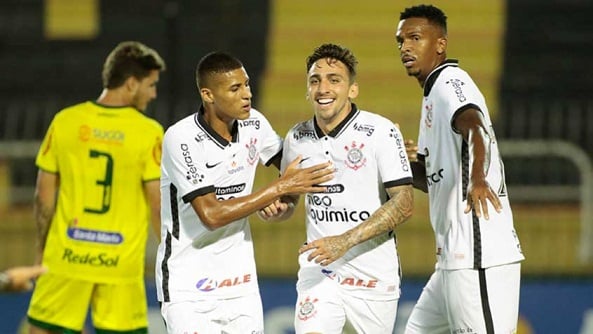 O Corinthians venceu o Mirassol por 1 a 0 graças a Cássio, que defendeu pênalti já nos acréscimos da partida e ainda fez outras duas defesas importantes. Confira as notas de todos os jogadores do Timão no LANCE! (por Redação São Paulo).