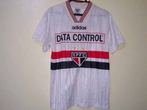 1997 - Data Control - A escola de informática Data Control patrocinou o São Paulo em 1997. No entanto, rompeu o contrato reclamando da diretoria são-paulina, que afirmava não receber pagamentos do clube.