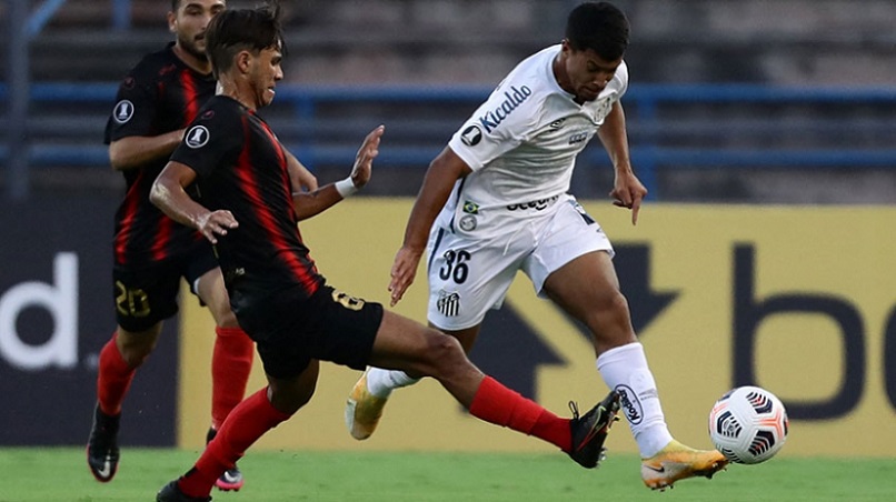 Deportivo Lara - Sobe: Anzola – O defensor venezuelano já havia marcado o gol da equipe na Vila e mais uma vez foi uma peça eficiente no ataque, anotando o tento do seu time. Na defesa também foi bem. / Desce: Darwin Gómez – O atacante não incomodou tanto os zagueiros santistas como deveria, pois o sistema defensivo do Peixe tirou quase tudo por baixo.