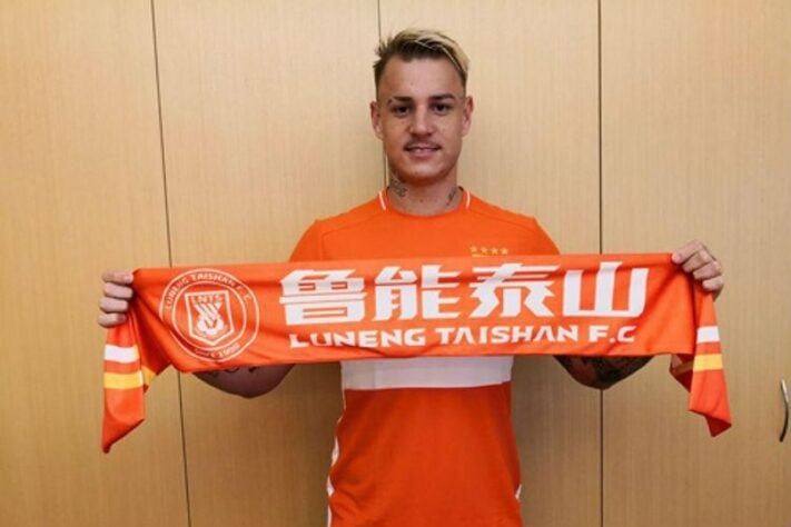 Roger Guedes (24 anos) - atacante - Time: Shandong Taishan - contrato até julho de 2022.