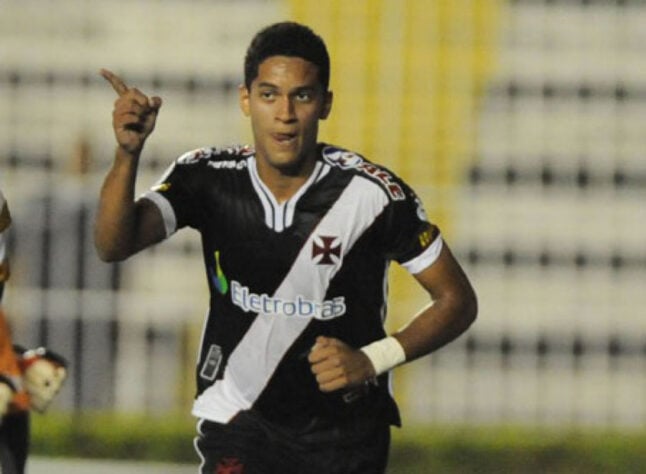RÔMULO - Meia - 32 anos - Retrô-PE (Campeonato Pernambucano) - O meia ex-Vasco vai defender o Retrô-PE no Campeonato Pernambucano de 2023.
