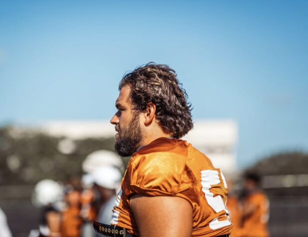 32º Tampa Bay Buccaneers - Sam Cosmi (OT/Texas): Com poucos pontos fracos no elenco, os Bucs apostam em Cosmi para, inicialmente, disputar posição com Alex Cappa no meio da OL. No futuro, Cosmi pode ser o substituto de Donovan Smith como LT do time. 