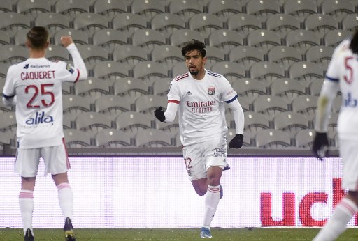 MANDOU BEM - Lucas Paquetá fez mais uma boa partida e foi decisivo ao marcar o gol do empate do Lyon contra o Lens