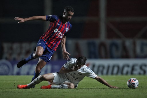 San Lorenzo - Sobe: Angelo Romero – O atacante, que já atuou no Corinthians, foi o jogador mais perigoso do time argentino e acabou marcando o gol de sua equipe. / Desce: Devecchi – O goleiro do San Lorenzo não mostrou muita segurança. No pênalti em Marcos Leonardo, saiu mal do gol. No final, quase tomou mais um gol em chute de Ângelo que tentou encaixar a bola.